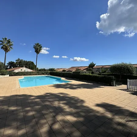 بيت للعطل La Maison Provencale *